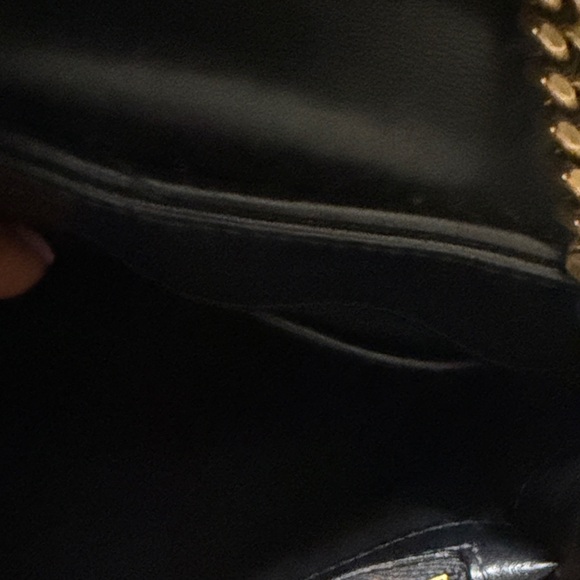 Yves Saint Laurent Black Chevron Leather Shoulder Bag - Picture 6 of 7